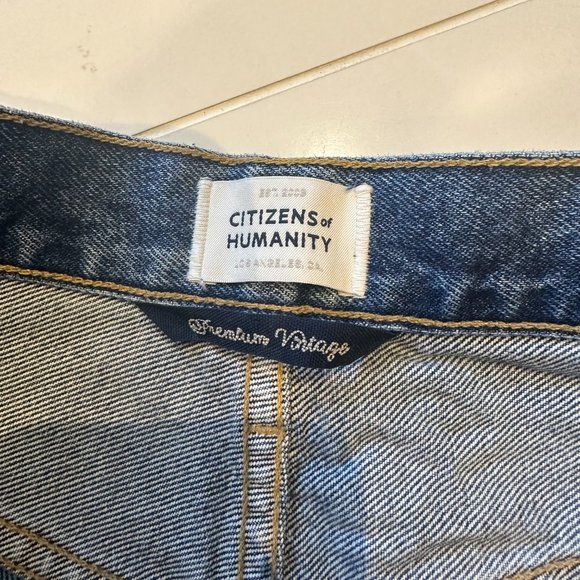 Citizens of Humanity Eva Distressed High-Rise Straight-Leg Baggy Jeans - Picture 11 of 16